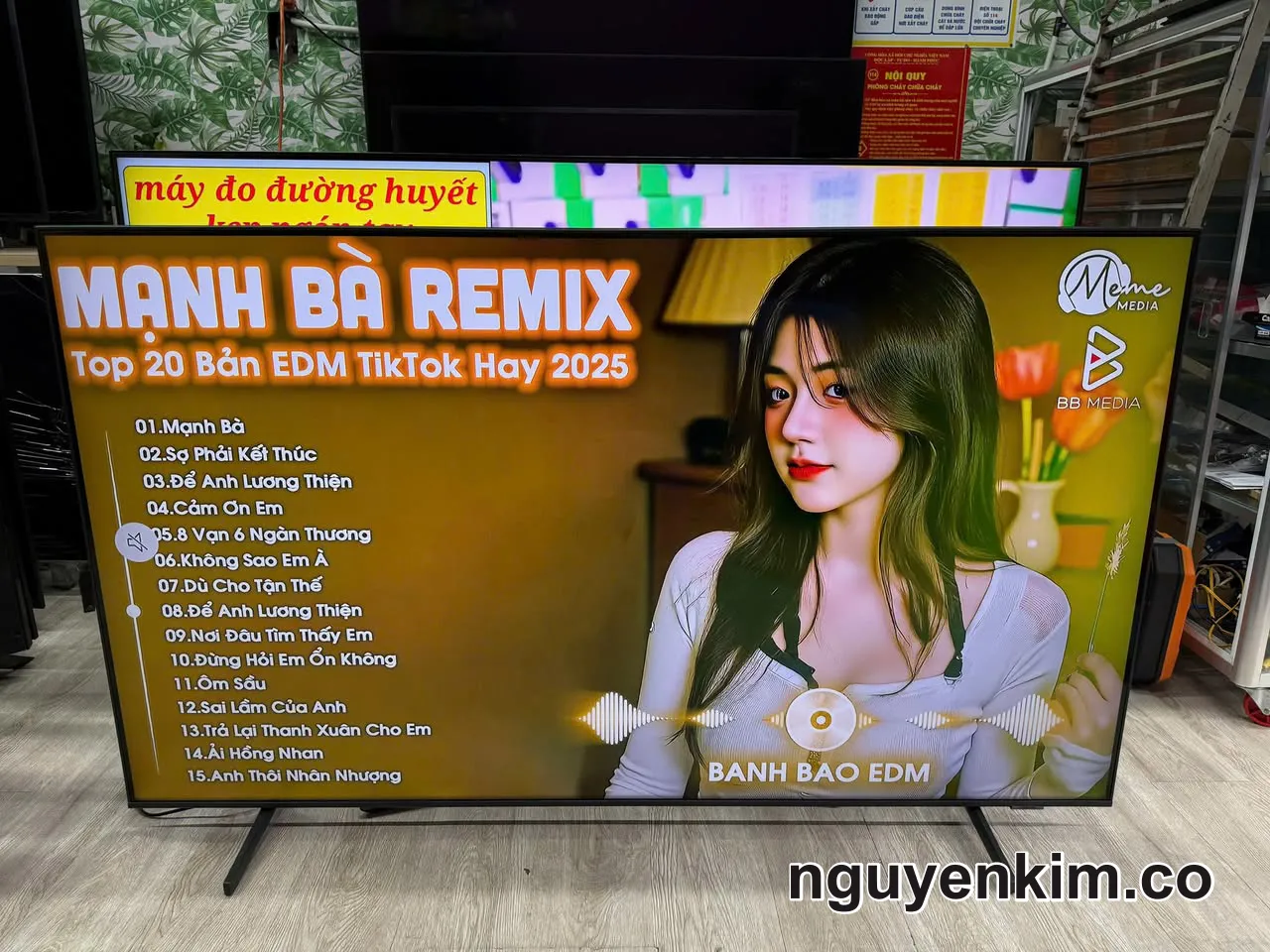 Tivi Samsung 60 Inch Màn Hình 4K Giọng Nói, Model 60AU8100 Đời 2021