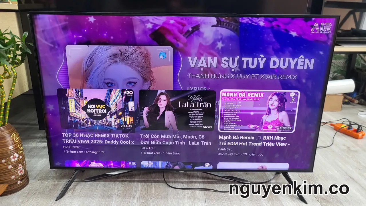 Tivi Samsung 55 Inch Màn Hình 4K Giọng Nói, 50TU8100 Đời 2020 - Mua TV cũ