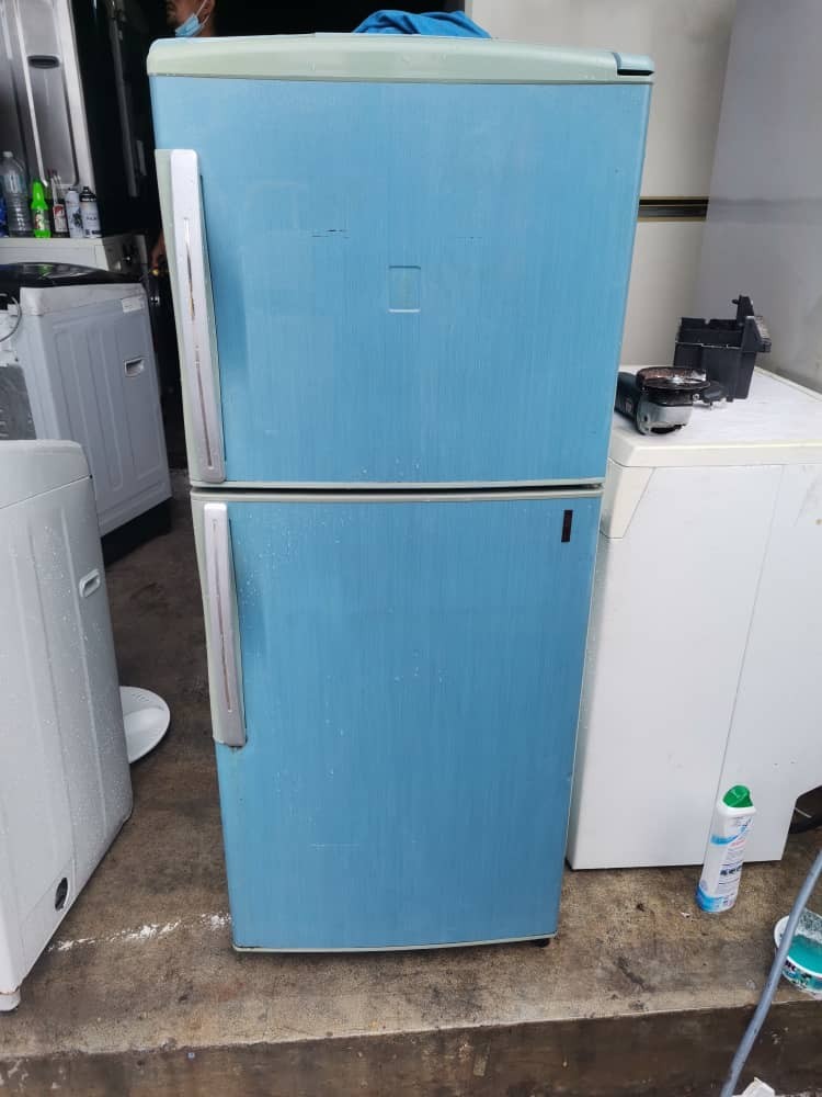 Tủ Lạnh cũ Sanyo 130 lít đóng tuyết
